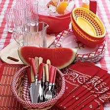 The memorial day weekend is three days long for most people since many companies close for the holiday. How To Organize Perfect Labor Day Party 15 Summer Party Table Decoration Ideas