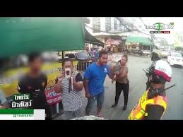 ศาลสั่งปรับ ครอบครัวหัวร้อน 2,500 บาท ดูหมิ่นเจ้าพนักงานขณะปฏิบัติหน้าที่ หลังถูกตำรวจเรียกตรวจรถป้ายแดงบรรทุกคนงานมาเต็มคัน ฝ่ายสามีอ้าง. à¸§ à¸£à¸à¸£à¸£à¸¡à¸„à¸£à¸­à¸šà¸„à¸£ à¸§à¸« à¸§à¸£ à¸­à¸™ 15 05 61 à¹„à¸—à¸¢à¸£ à¸à¸™ à¸§à¸ª à¹‚à¸Šà¸§ Youtube