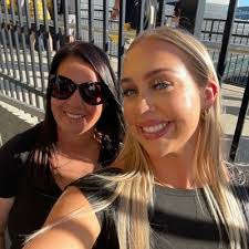 April Smith (@MmeSMITH41)