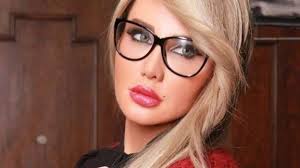 صور مشاهير بدوا أجمل مع النظارات الطبية من برأيكم الأكثر جاذبية celebrities girl cat eye glass