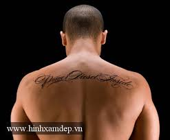 Hình xăm những bông hoa đào nhỏ đẹp nhất. Hinh XÄƒm Chá»¯ Ä'áº¹p Cho Nam á»Ÿ LÆ°ng
