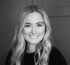 Lindsay Arrington's Instagram, Twitter & Facebook