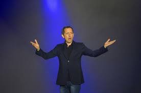 Spectacle complet de gad elmaleh trop drôle. Gad Elmaleh Reporte La Tournee De Son Spectacle D Ailleurs Qui Devait Passer Par Orleans En Decembre Orleans 45000