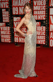 The new version of red will feature 30 songs in total (picture: Taylor Swift Red Carpet Dresses Off 73 Medpharmres Com