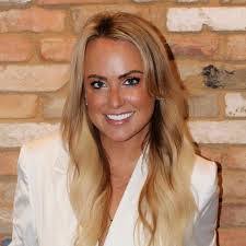 Lindsay Noelle's Instagram, Twitter & Facebook