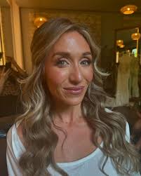 She's backkkk!!!! So excited to announce I'll be taking makeup clients  again!🥰🫶🏼 I can't wait to work