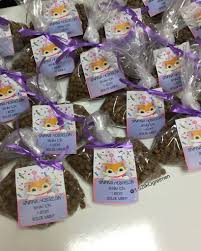 Suprise And A Gift We Gifted A Bag Of Cat Food To Our Students To Make Them Feed A Cat When They Saw The Bags They Were S Kedi Hediyeler Dogumgunu