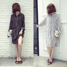 Garis vertikal tipis dapat membuat ilusi tubuh yang lebih panjang dan langsing. Jual Kaos Garis Vertikal Model Desain Terbaru Harga August 2021