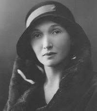 Janet Keats's Instagram, Twitter & Facebook