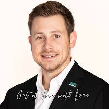 Deanna Archibald's Instagram, Twitter & Facebook