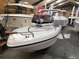 Ranieri shadow 19 di seconda mano con motore mercury 40elptbf e 5.65 m di lunghezza e 2.2 m di larghezza. Ranieri 19 Shadow 2021 Dkk 212 900 Danemark Sportsboot Verkaufen