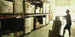 Best Shoes For Warehouse Factory Workers Get A Grip Dangerous Jobs Factory Work Warehouse Worker