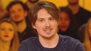 Mais j'ai choisi le mauvais moment, car c'était en 2008, et la crise économique m'a obligée à fermer. Largue Sans Explication Par Tatiana Silva Guillermo Guiz Est Tres Embarrasse Par La Question De Thierry Ardisson Video