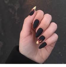 Trochu hůř se mi dýchá, ale to je prý v těhotenství normální. Black And Flames Nails Miladies Net Grunge Nails Punk Nails Fire Nails