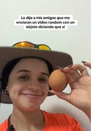 Vídeo De Que Le Pedí A Mi Amiga De Que Sacase Algo Random Del Frigorífico