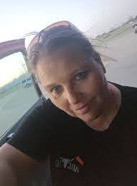 Lisa Botsford's Instagram, Twitter & Facebook