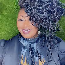 Don't stop planting those seeds sis because at some point along the journey  they will sprout. Congrats to @twannaharris, the brainchild of  @leagueofindustrymoms for her first inaugural Sunset Soirée honoring moms of