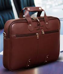 16 Stylish And Versatile Work Bags For Men In 2020 Mens Bags Work Mens Work Bags Mens Leather Bag