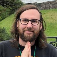 100+ perfiles de «Stromp»