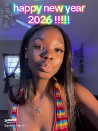 Glam New Year GRWM: Heatless Curls & Undetectable Makeup Look