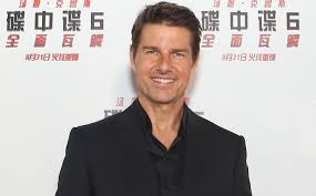 Tom cruise sends kirsten dunst a 'cruise cake' every. Tom Cruise Sends This Special Cake To His Friends In Hollywood Every Christmas Things You Need To Know Picture Inside Eagles Vine