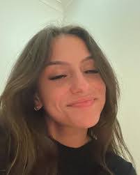 Breana Lee's Instagram, Twitter & Facebook