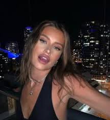 Danielle Arbuckle (danielaarbuckle)