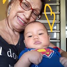 Moria Casán y un sexy fotografía posando desnuda, tapada con plumas y sin  photoshop