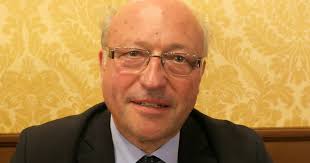 Le maire Le groupe de la majorité Le groupe de l'opposition. Le maire  Gilbert Bouchet et la nouvelle équipe municipale