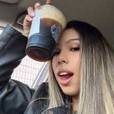 Amy Contreras (@amycontreras83)