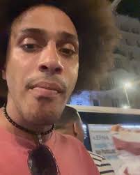 Niggas en Madriz, La gente camina demasiado dios mío , Reencuentros,  abrazos, cervezas, risas y una despedida de solteras pidiéndome foto sin  camisa 😂