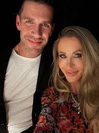 28 Vic Chambers Place is LISTED 🥳🥳🥳 With almost 2600 square feet above  grade, this 4 bed, 2.5 bath home offers beautiful finishes and a spacious  layout. The best part of all,