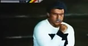 احمد مكي دور بنفسك من فيلم طير انت ahmed mekki teer enta. Ø´Ø§Ù‡Ø¯ Ø±Ø¯ ÙØ¹Ù„ Ø­Ø³Ù† Ø´Ø­Ø§ØªØ© Ø¹Ù„Ù‰ ØªÙ‚Ù„ÙŠØ¯ Ù…ÙƒÙ‰ Ù„Ø£Ø²Ù…ØªÙ‡ Ù…Ø¹ Ù…ÙŠØ¯Ùˆ ÙˆÙ‚ØµØªÙ‡ Ù…Ø¹ Ø§Ù„Ø²Ù…Ø§Ù„Ùƒ Ø§Ù„ÙŠÙˆÙ… Ø§Ù„Ø³Ø§Ø¨Ø¹