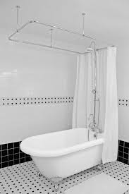 Old clawfoot bathtubs are often associated with long, luxurious baths, but unless you're ok with baths that are briefly luxurious, you may want to opt for a newer model. 40 Refined Clawfoot Bathtubs For Elegant Bathrooms Digsdigs