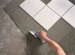 Secara umum, lantai vinyl memili tiga jenis yakni vinyl plank, vinyl tile, dan vinyl rool. 5 Cara Memasang Keramik Lantai Di Rumah Tanpa Bantuan Tukang