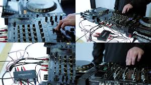 Denon Dj Ds1 With Serato Dj 1 7 6 And Cdjs Dj Audio Mixer