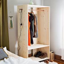 Rangements Diy 14 Idees Pour Fabriquer Un Portant A Vetements Diy Rangement Fabriquer Une Armoire Meuble Penderie