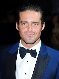 When was Pippa Middleton's wedding to James Matthews, what was her dress  like and did she wear her engagement ring