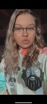 Maid in Tea Cleaning