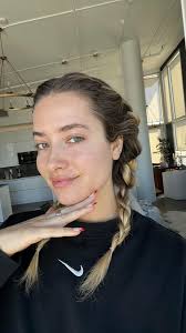 My everyday morning skincare routine for glowing and healthy looking skin!  Product breakdown:, @farmacybeauty Brightenup 3% TXA Toner, @peachandlily  copper peptide Pro firming serum, @paulaschoice 25% ...