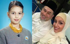 Perkongsiannya itu turut dilaporkan beberapa portal berita. Biodata Dan Kronologi Kehidupan Rihana Oksana Petra Isteri Sultan Kelantan Iluminasi