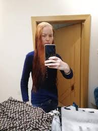 Wie schon oben steht, ich habe rote haare etwas verblasst und am scheitel kommt meine natur farbe raus ( dunkelblond/leicht kupfer) jezt möchte ich aber von rot auf blond färben: Wollte Mir Die Haare Bleichen Fail Beauty Aussehen Haare Farben