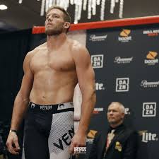 216,082 likes · 16,345 talking about this. Jake Hager Balancing Tight Rope As He Fights For Bellator And Devotes More Time To Aew Mma Fighting