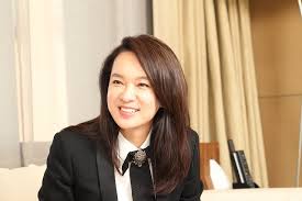 賴英里 （1963年6月10日 － ），臺灣著名 長笛 演奏家 、 企業家 ，外號「長笛公主」。. å…¨å¿ƒæŠ•å…¥å·¥ä½œè³´è‹±é‡Œå±•ç¾å¥³åŠ›