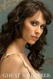 A young woman communicates with earthbound spirits. Ghost Whisperer Season 5 Rotten Tomatoes