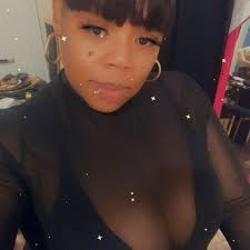 Today is my Granddaughter Sariyah Wells 8th birthday and look who she got  to take a picture with.. NEBRAKSA'S State Poet Jewel Rodgers❤️❤️