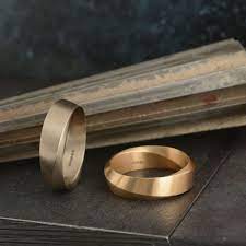 Mccaul Goldsmiths On Instagram The Form Of These Elegant Sculpted Wedding Bands Are Inspired By The Mobius St Mens Gold Rings Gold Ring Designs Rings For Men