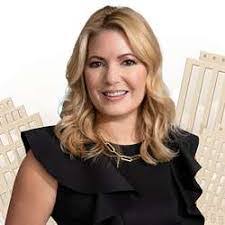 Donna Dimaggio's Instagram, Twitter & Facebook