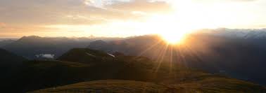 Deine mutter ist so fett wenn sie mit einem gelben bade kleid beim sprungbrett runter springt denkt man es ist sonnenuntergang. Sonnenaufgang Sonnenuntergang Romantisches Wandern In Sudtirol