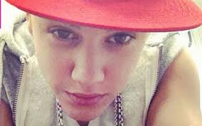 Justin "hack" Twitter của bạn để khoe ảnh cơ bắp